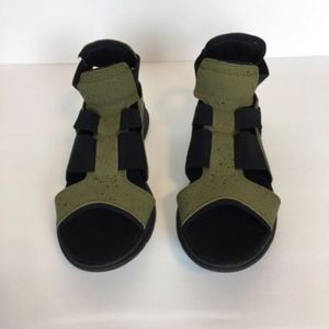 sorel explorer gladiator sandal